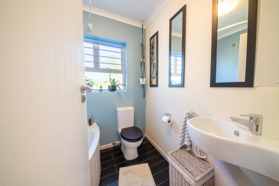 4 Bedroom Property for Sale in Paradyskloof Western Cape